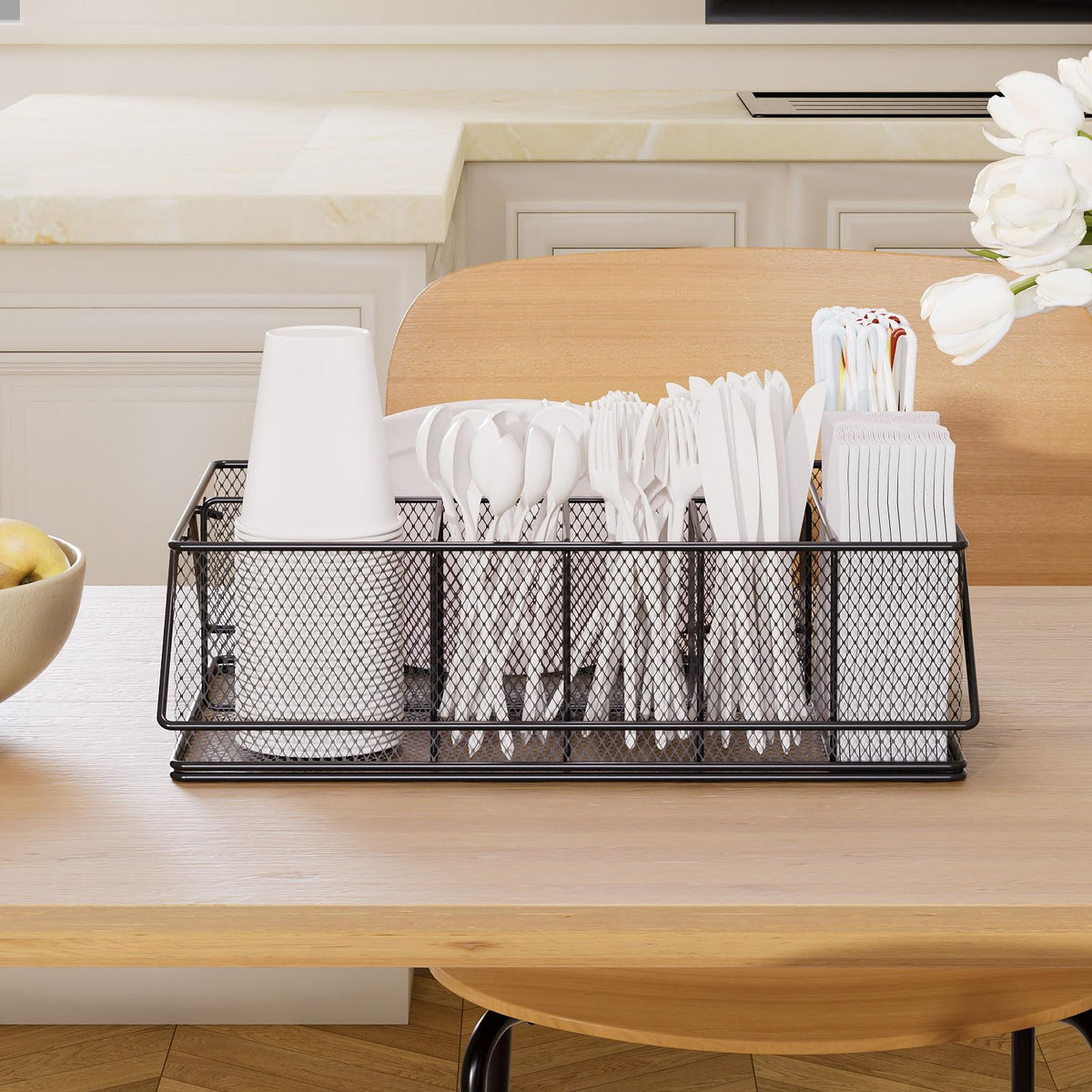 KMUZAWN napkin holder keeps essentials organized for outdoor meals.