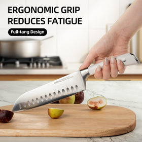 KnifeSaga razor sharp edge close-up highlighting ultra-fine cutting angle