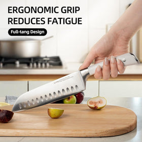 KnifeSaga edge precision close-up showing long-lasting sharpness during prep.