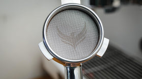 KNODOS direct grind into portafilter for faster, cleaner prep