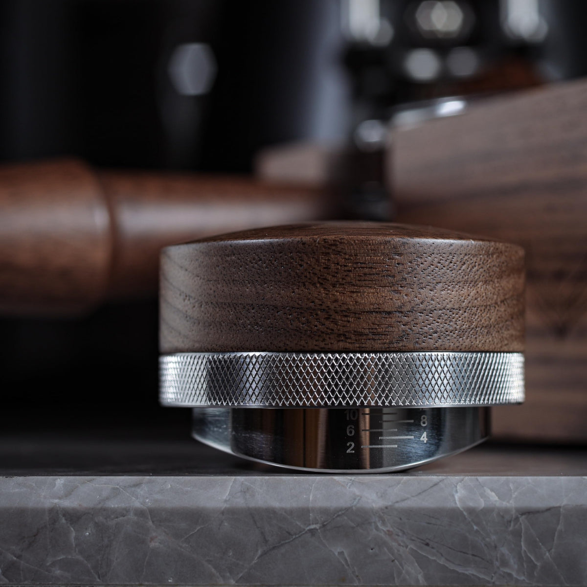 Ergonomic walnut wood handle adds class and comfort to espresso prep