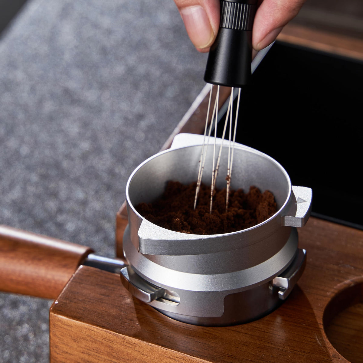 KNODOS 54mm set improves extraction for smoother espresso and balanced flavors.