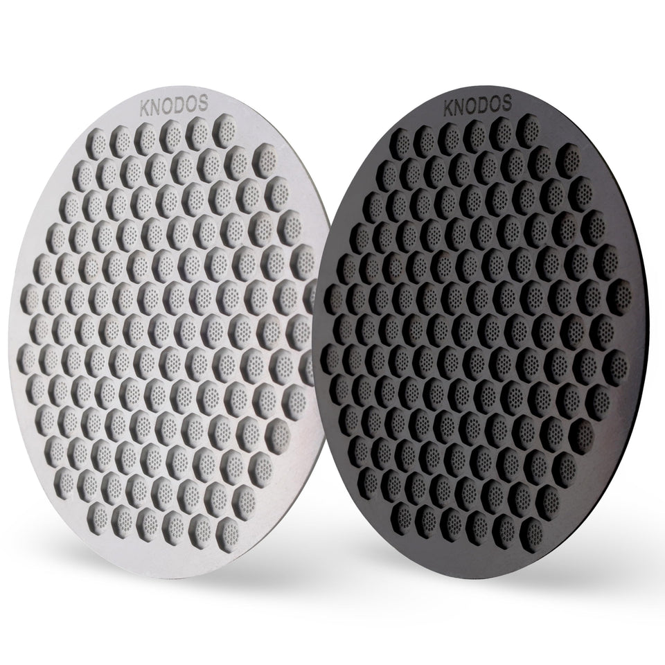KNODOS espresso puck screen front view with dual-color set for quick identification