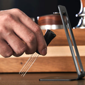 Magnetic top allows easy storage on metal surfaces