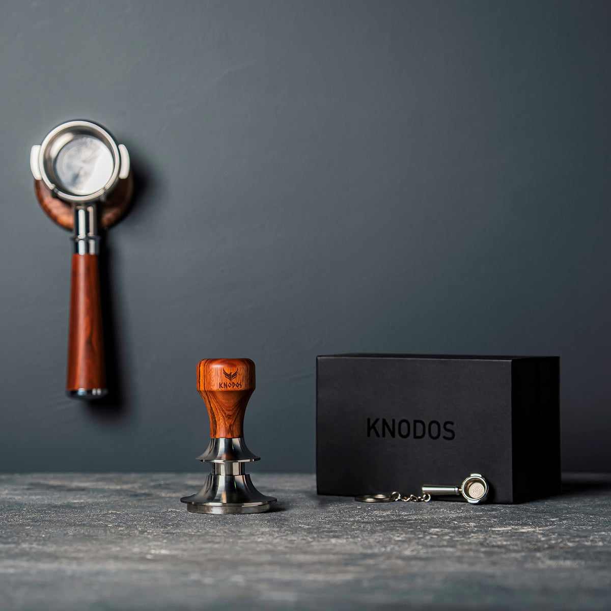 KNODOS 3 interchangeable springs offer customizable tamp pressure.