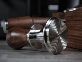 KNODOS tamper showing 30lb calibrated pressure with spring insert