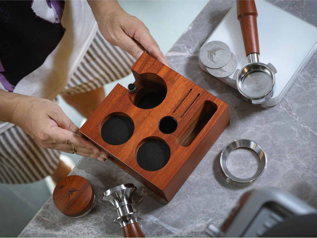 KNODOS tamping station with accessories kit boosts prep efficiency