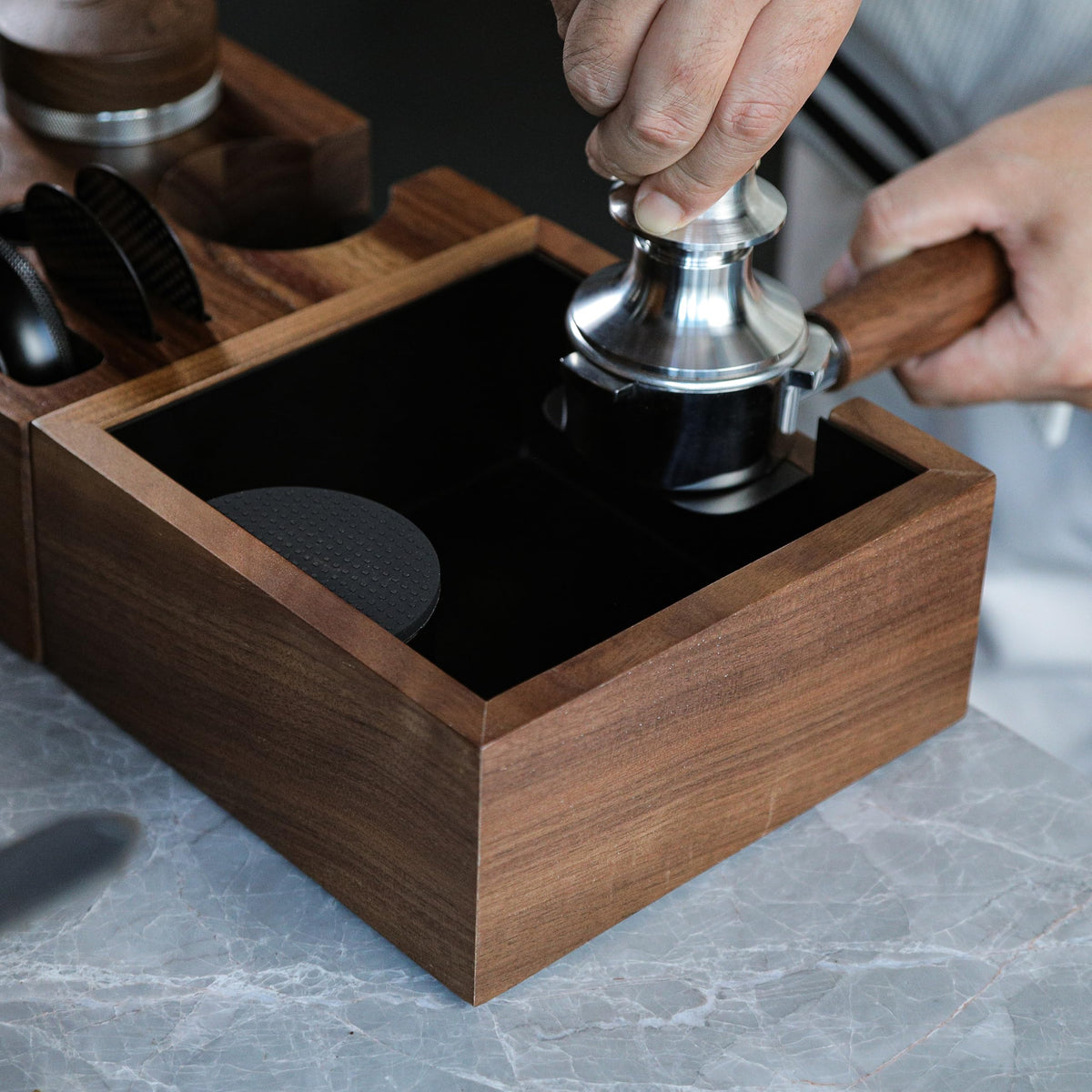 KNODOS wooden knock box sits neatly beside the espresso machine, reducing mess