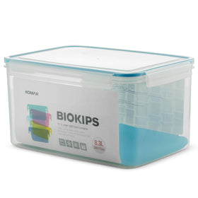 Komax Biokips large 35-cup container with clear body and lid for quick content checks.