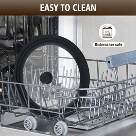 Komokeru lid shown on pots and pans for versatile home use