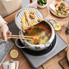 KOMONG Tempura Pot thermometer provides Fahrenheit readings for precise frying control.