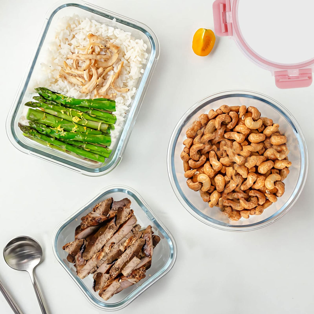 KOMUEE 31.5oz round glass container for batch cooking.