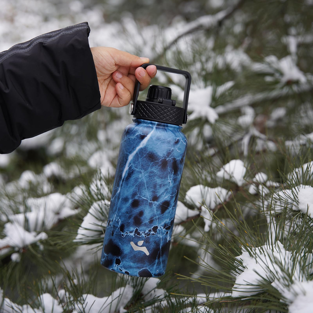 Konokyo bottle with a handle for easy portability at gym or travel.