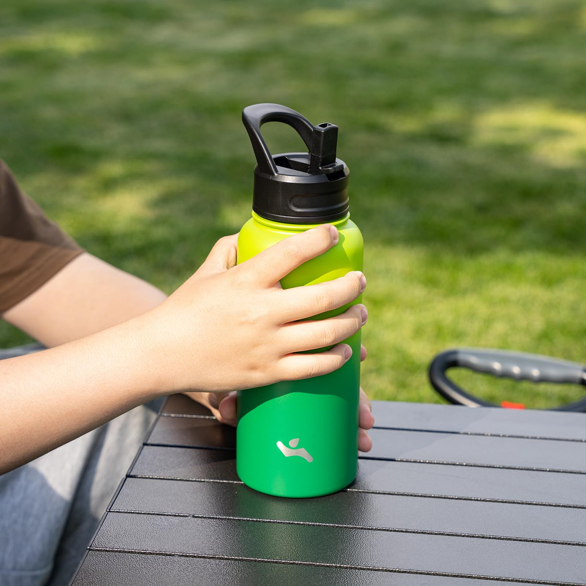 Konokyo leak-proof lids seal securely for on-the-go hydration.