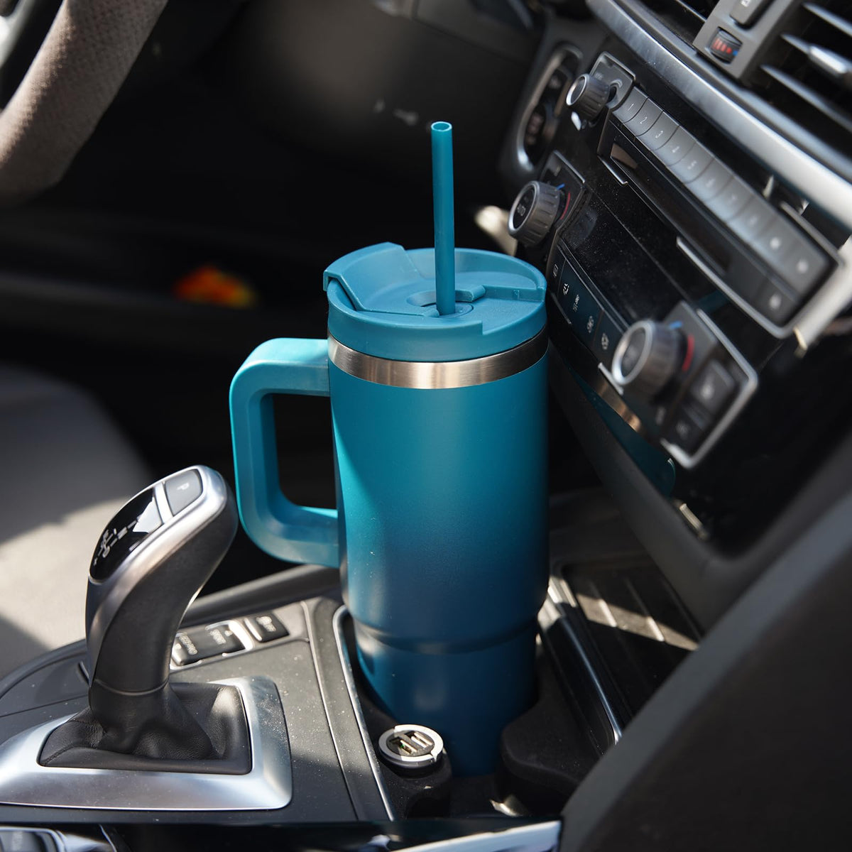 Non-sweat exterior stays dry and offers a secure grip