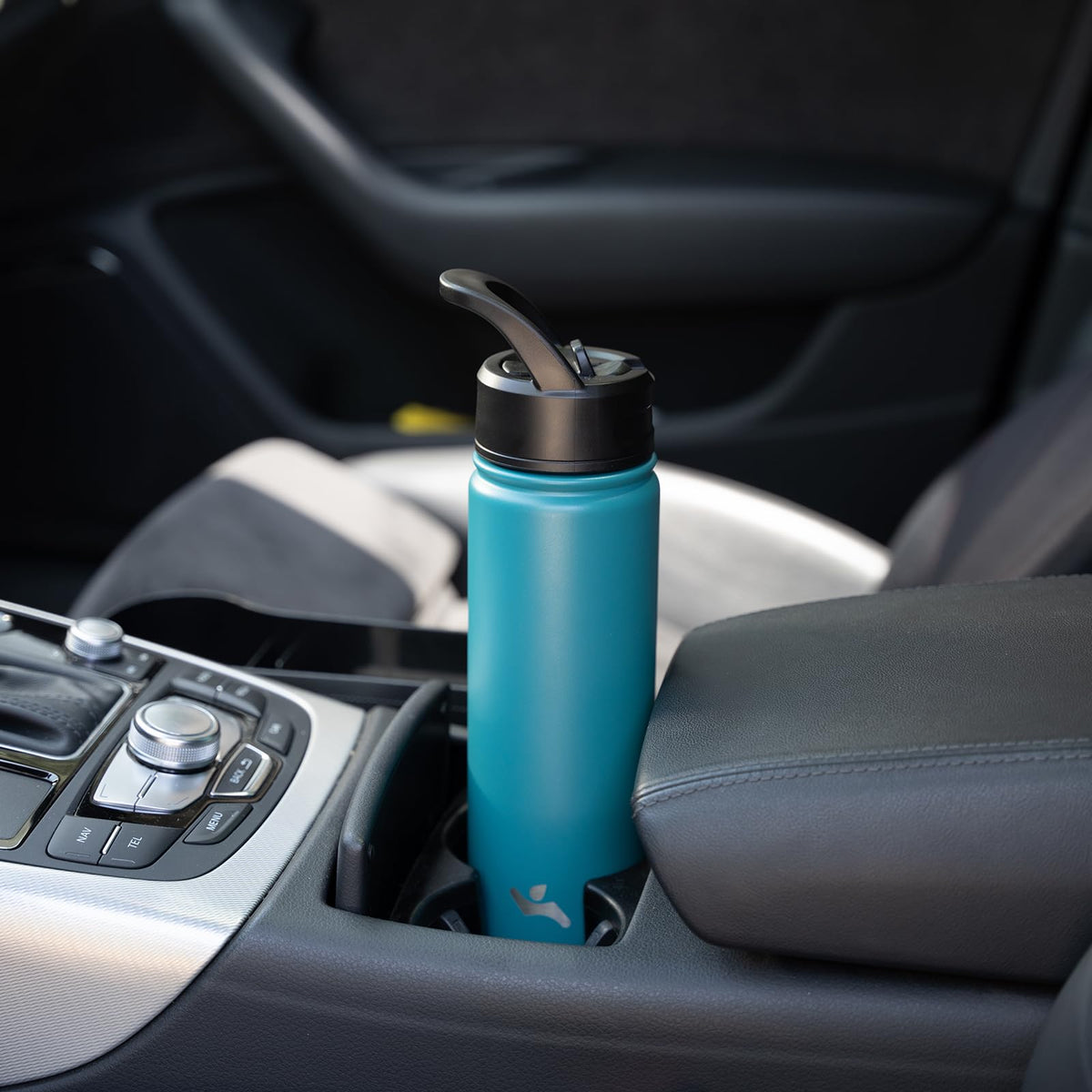 Konokyo non-sweat finish prevents condensation on hands and bags.