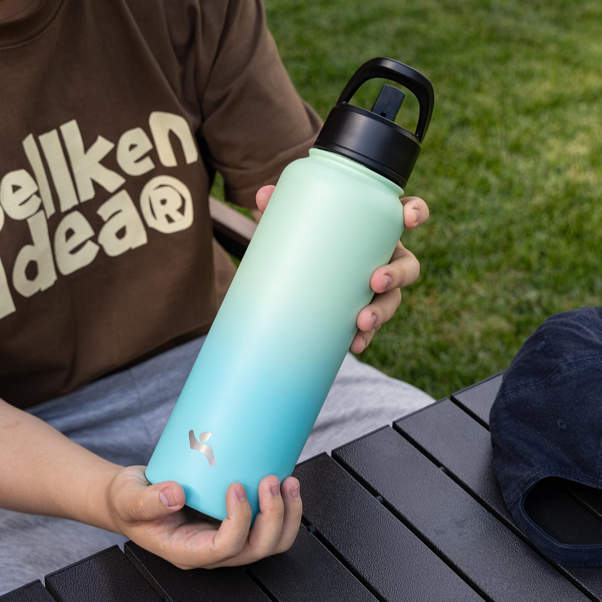 Konokyo non-sweat surface prevents condensation for comfortable grip.