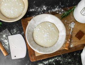 Kook metal scraper for precise shaping and dough transfer
