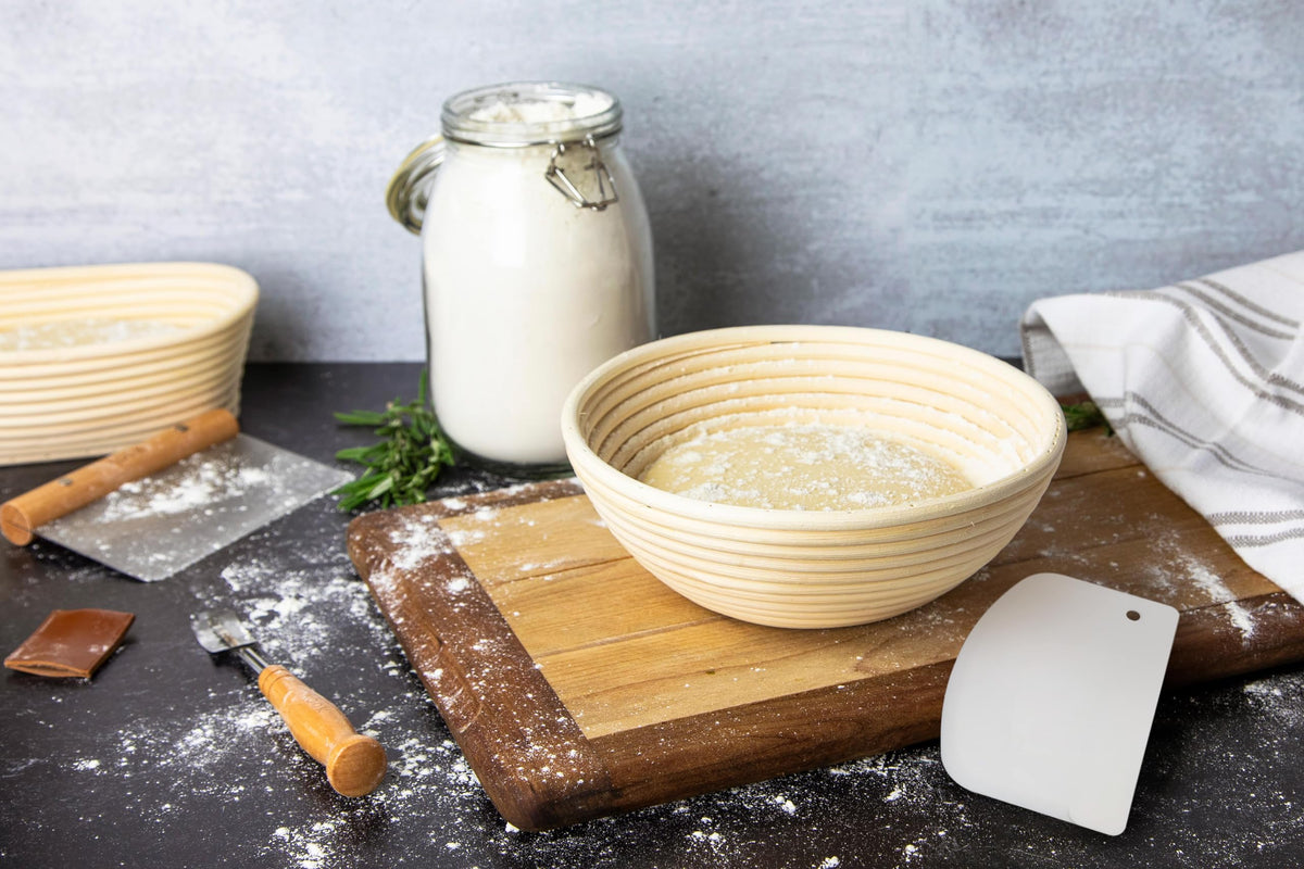 Kook flexible plastic scraper helps clean bowls and dough edges