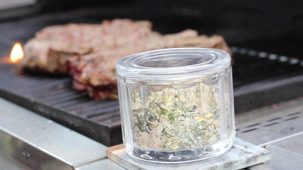 KooK glass lid keeps contents dry while staying see-through.