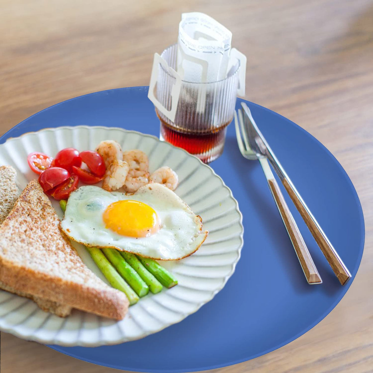 KooMall pot holder silicone helps lift hot cookware safely.