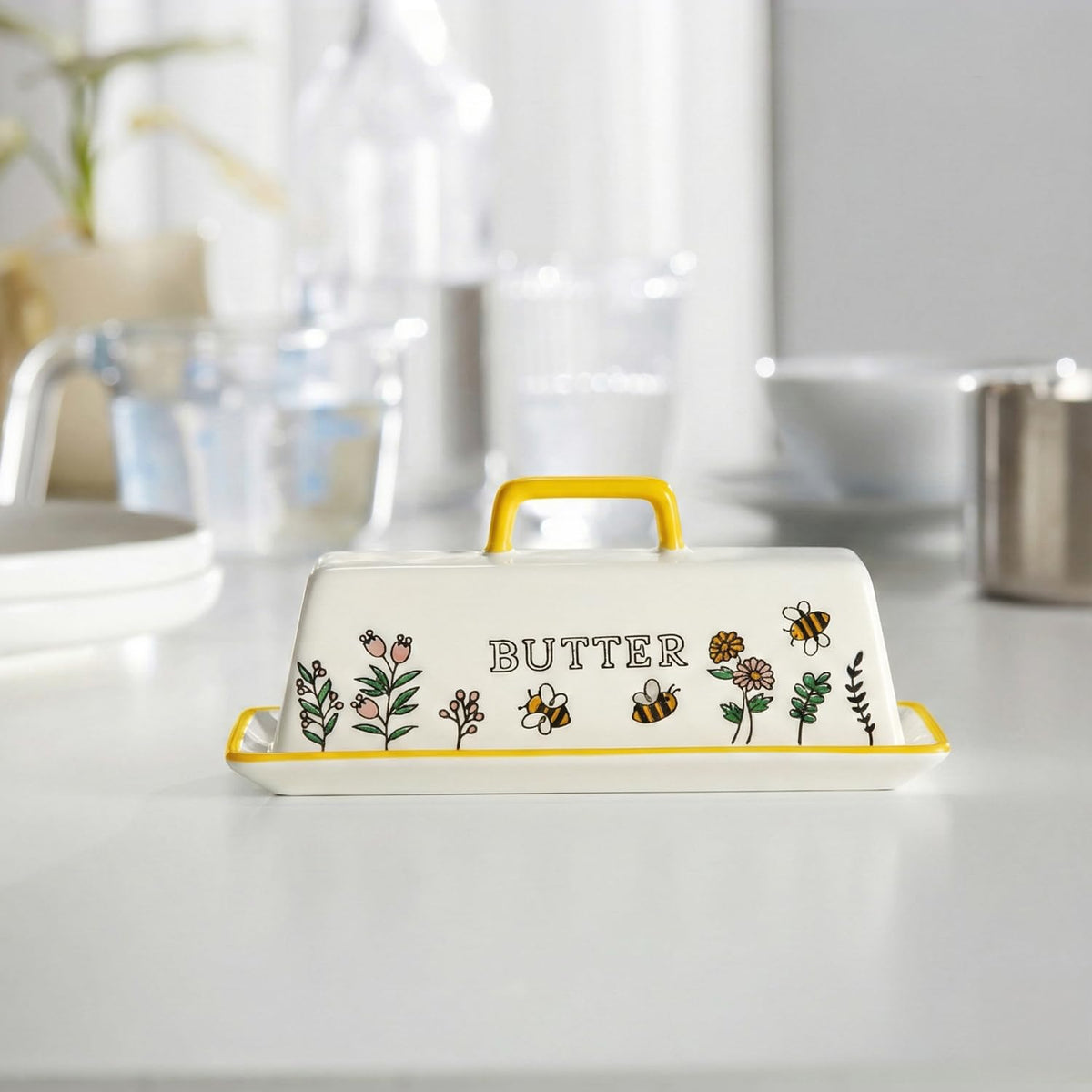 KooK Meadow butter dish top handle makes lifting the lid effortless.