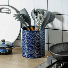 KOOV dishwasher-safe utensil holder cleans easily after cooking.