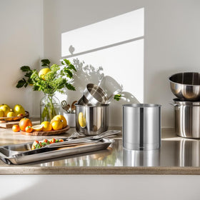 KSENDALO gift-ready utensil organizer ideal for weddings or housewarmings.