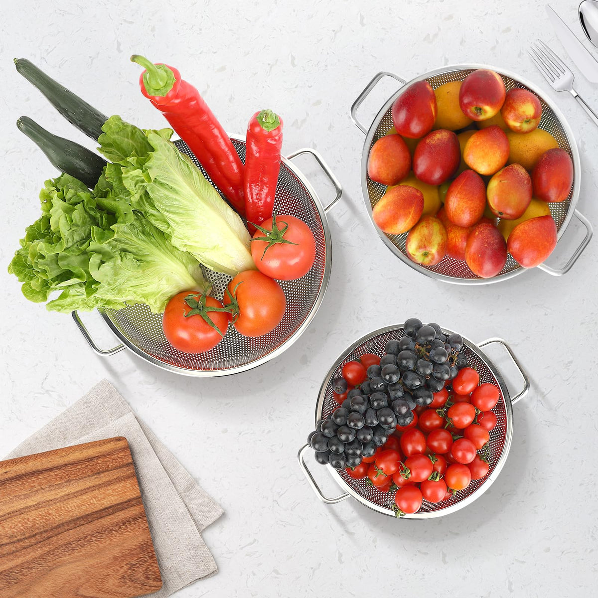 Kteniy Colander 3qt versatile for pasta, vegetables, and fruit prep.