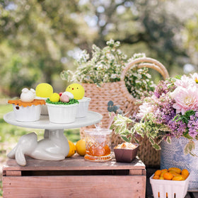 LA JOLIE MUSE Easter table centerpiece idea for gatherings
