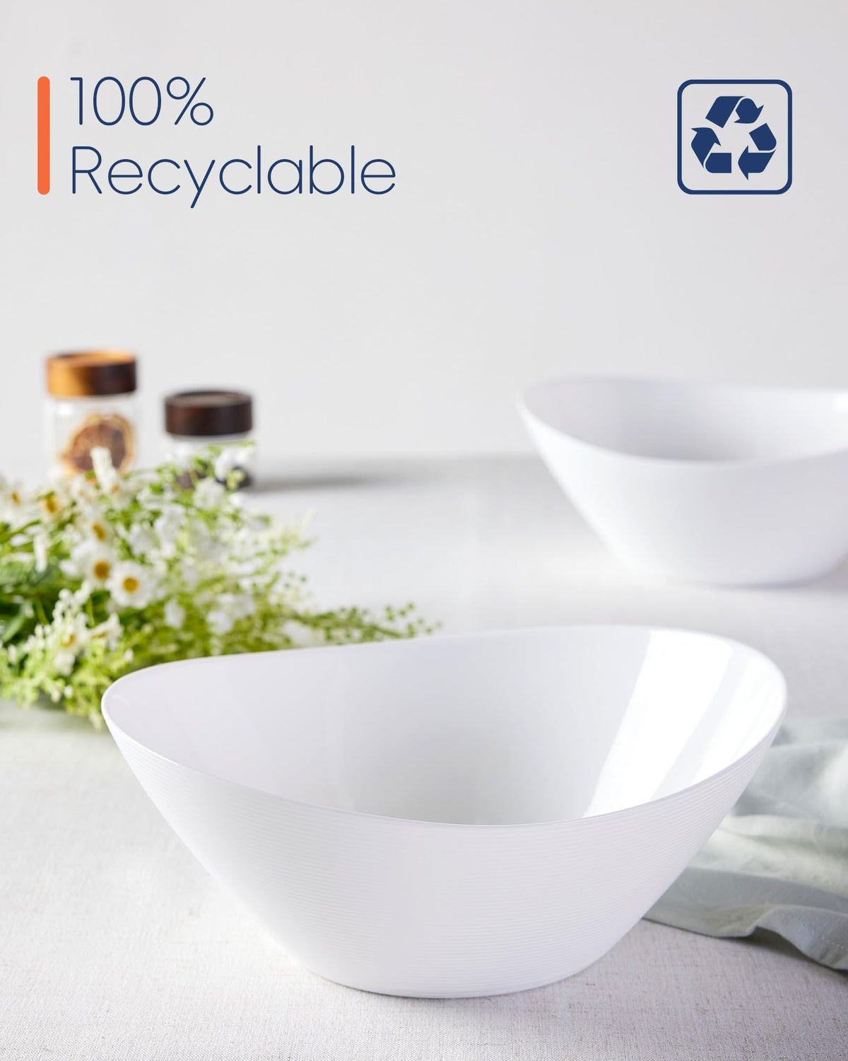 LaGlint frosted anti-slip bottom helps keep bowls steady.