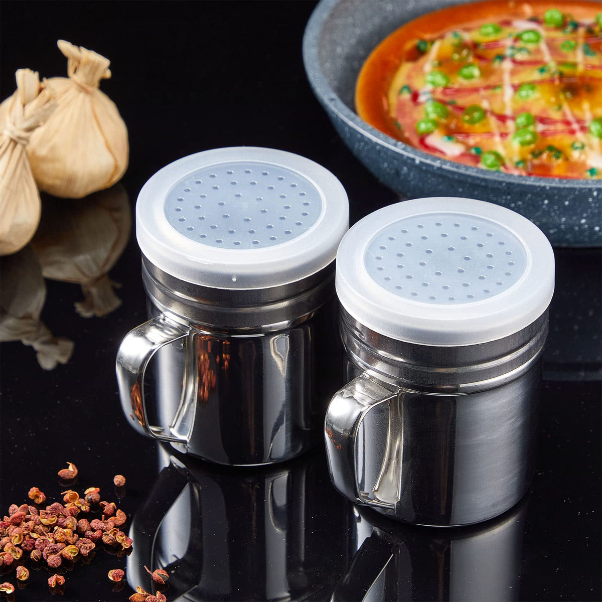 Lallisa dust-proof lids prevent moisture and keep spices dry during cooking.