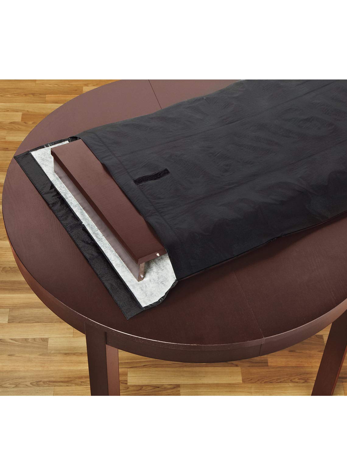 LAMINET table leaf bag measures 52 inches by 28 inches for ample storage space