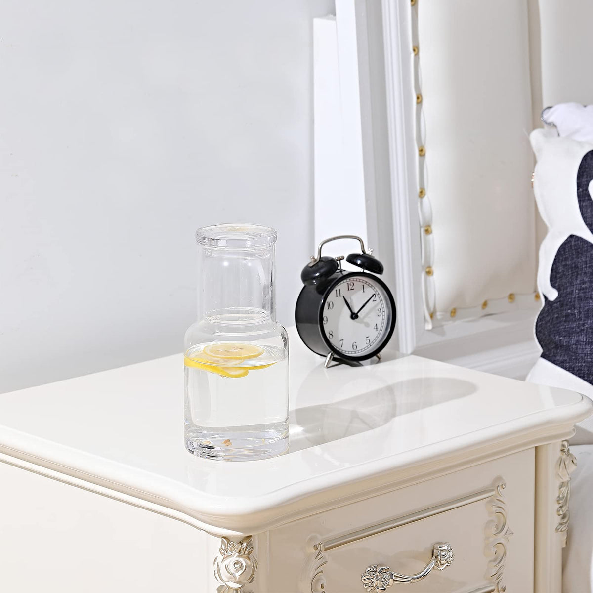 Lancici narrow-neck pour spout enables drip-free pouring at night