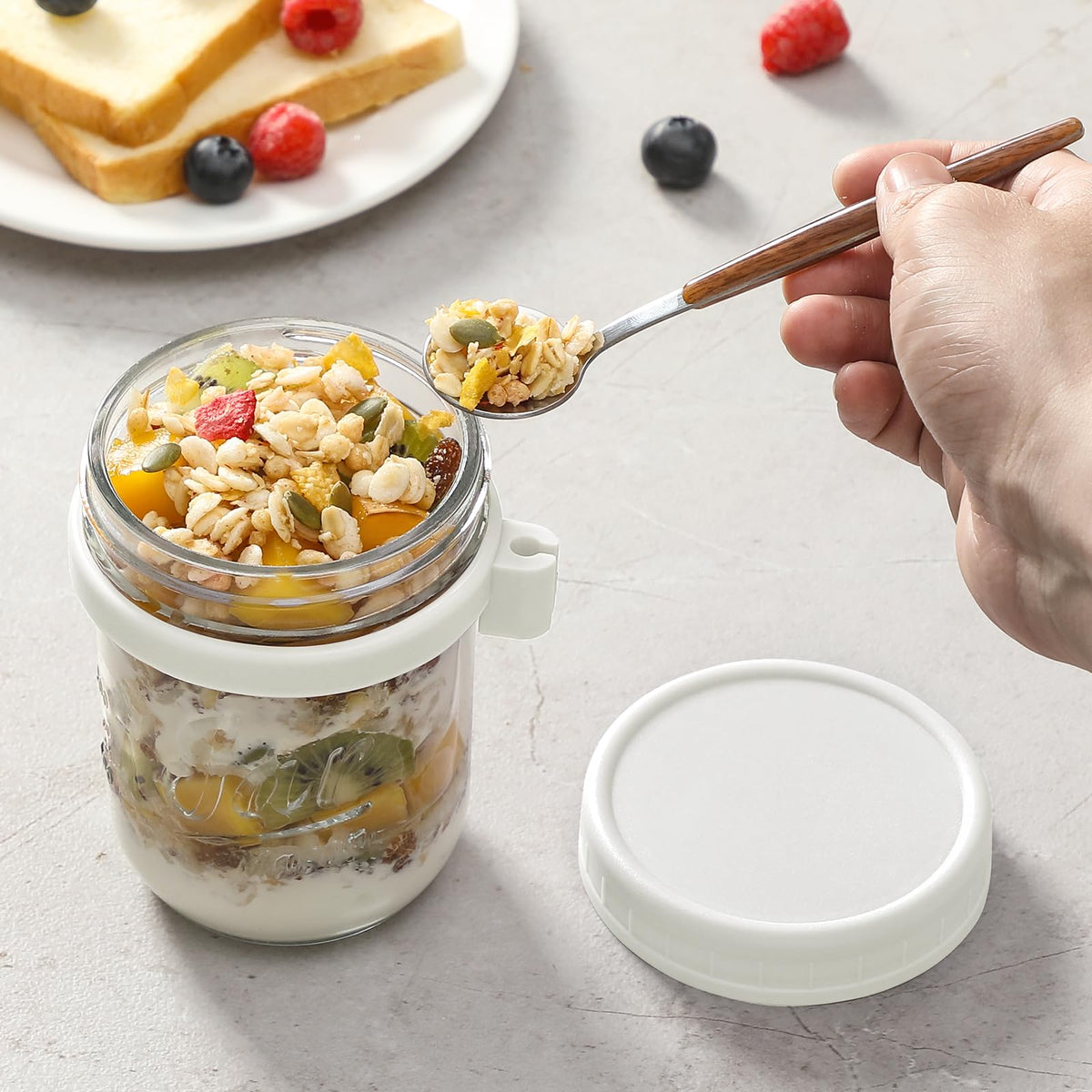 LANDNEOO crystal-clear jars showcase colorful meals and easy visibility for breakfast prep.