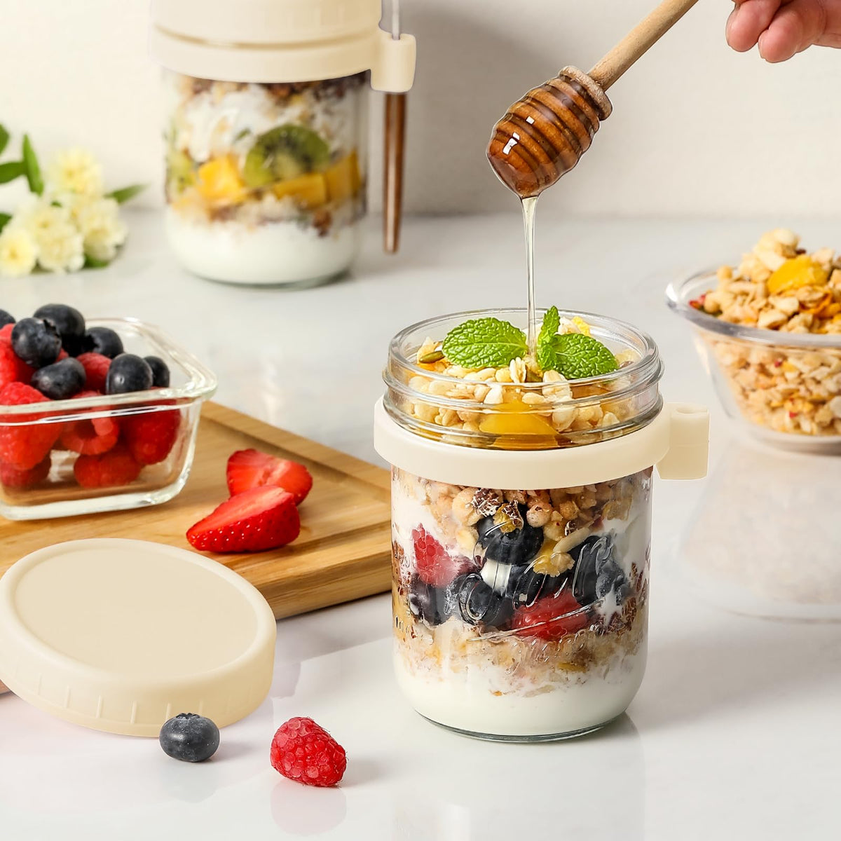 LANDNEOO jar with wide-mouth opening for easy filling and cleaning.
