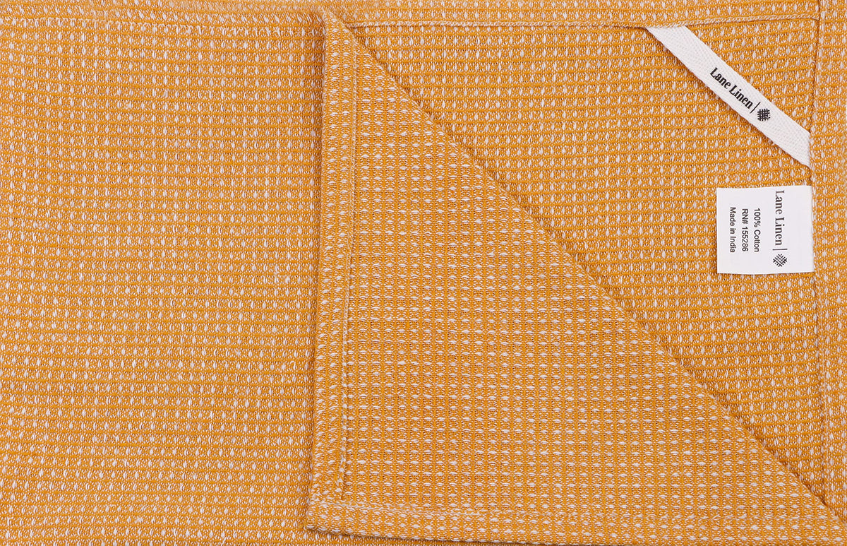 Lane Linen 18x28 inch towel laid flat highlighting large drying surface.