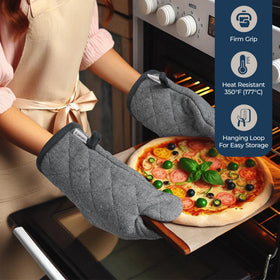 Lane Linen oven mitts resist heat up to 350F for safe handling