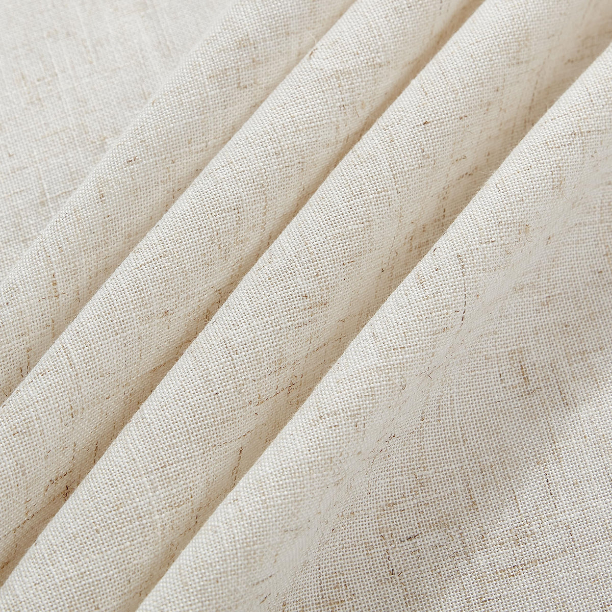 Laura Ashley Dothan 60x144 inch dimensions provide full coverage and table protection.