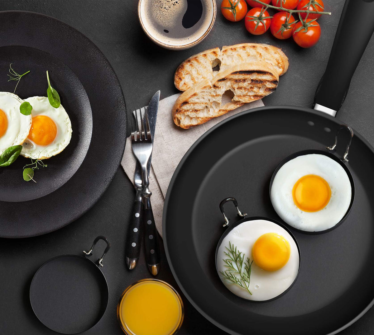 Laxinis World dishwasher-safe egg ring cleans easily after breakfast preparations.