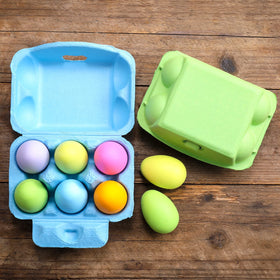 LayHyand clamshell design keeps eggs secure during transport.