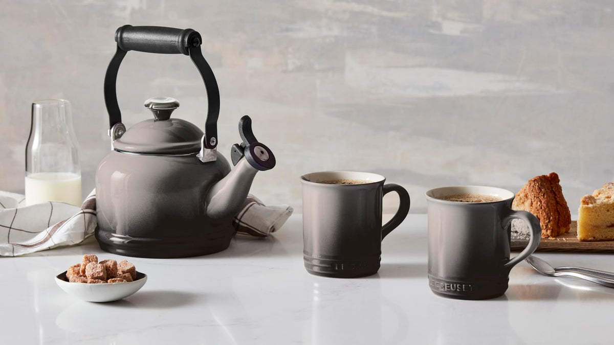 Le Creuset Demi kettle Cerise handle and knob offer a durable grip.