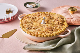 Le Creuset duck pie vent – glossy glaze and easy release after baking.