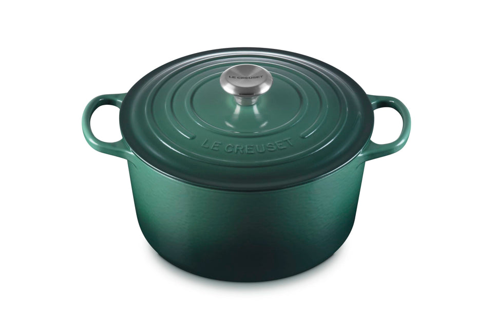 Le Creuset Signature Deep Round Oven exterior in Artichaut with durable enamel.