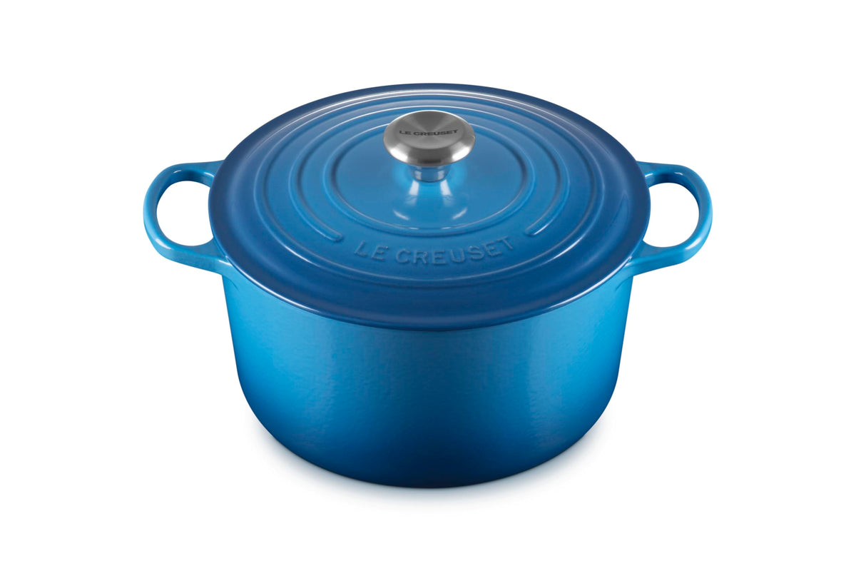 Le Creuset Signature Deep Round Oven Marseille, front view, even heat for recipes