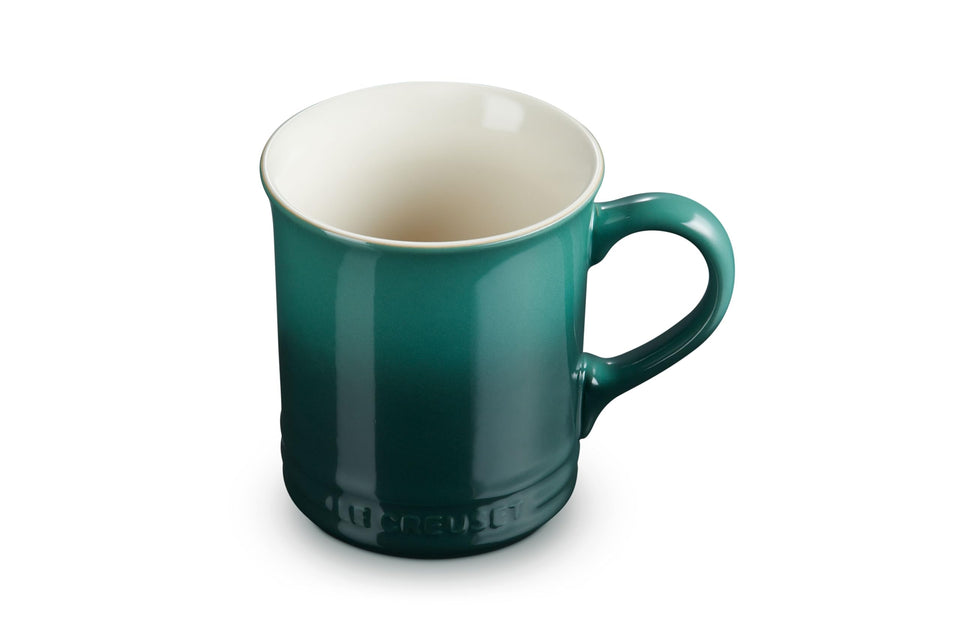 Le Creuset Vancouver mug Artichaut front view; stylish stoneware preserves temperature during sipping
