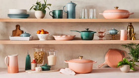 Le Creuset Vancouver mug Artichaut glaze detail; non-porous, scratch-resistant surface resists stains
