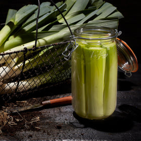 Le Parfait Super Jar 2L wire bail closure showcasing reusable preservation system.