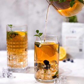 Le'raze dishwasher-safe can glasses show easy cleanup after gatherings.