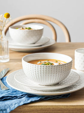 LE TAUCI Arctic White 8-inch salad plate ideal for versatile salads and sides.